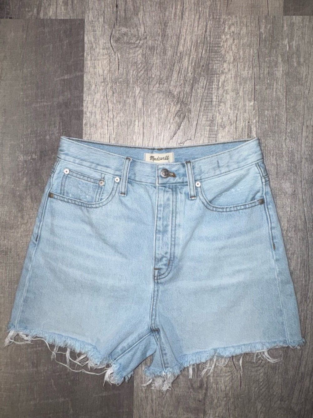Madewell The Momjean Short – Women’s Size 26 Light Wash Denim